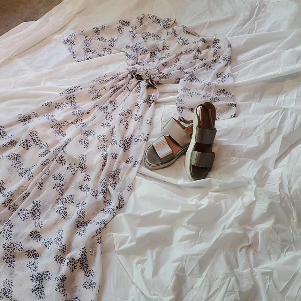 Parisienne maxi with print and gold accents